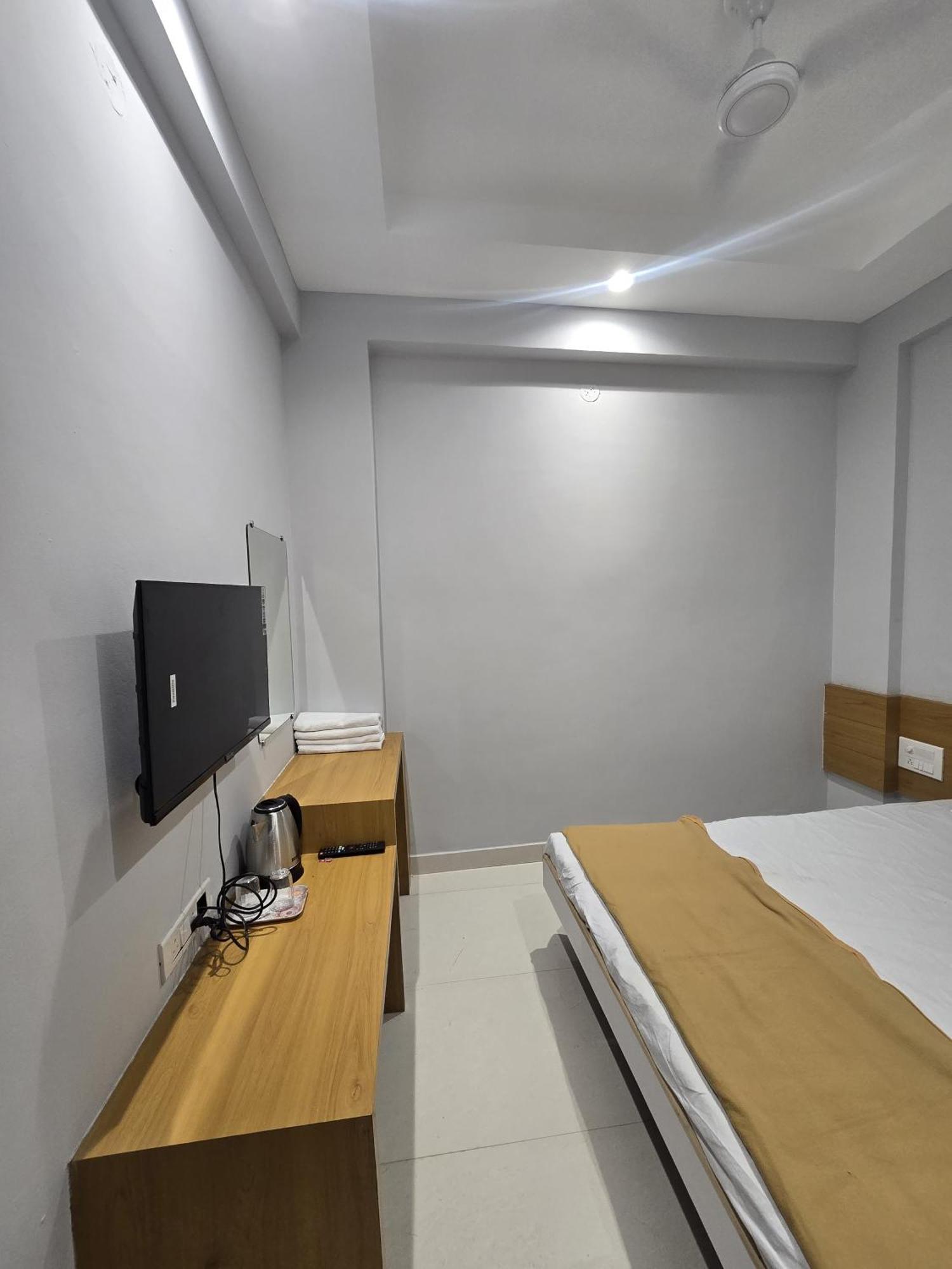 Vivanta Inn Lodge, Szolápur Kültér fotó