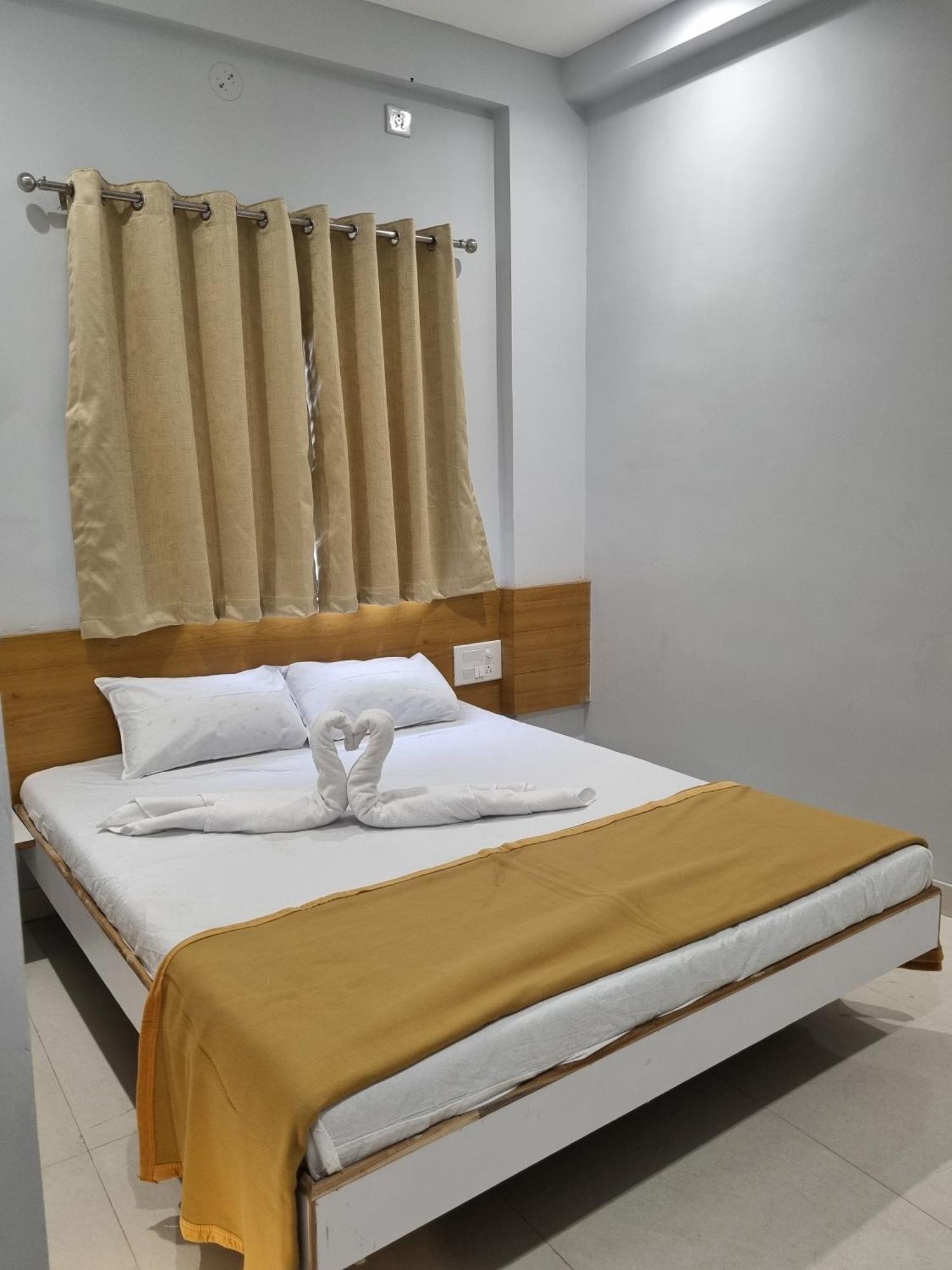 Vivanta Inn Lodge, Szolápur Kültér fotó